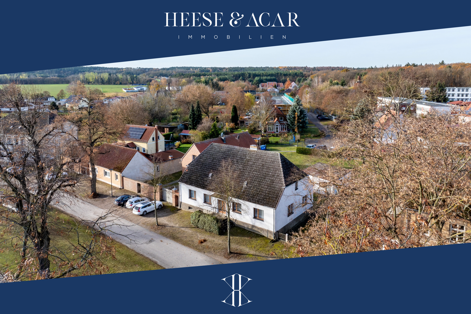 Geräumiges Einfamilienhaus & 2 Garagen auf großem Grundstück vis a vie zum Schlosspark Neuhardenberg, Märkisch Oderland Kreis – Bild 1