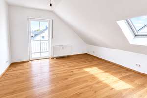 Keine Käuferprovision ! Charmante, sonnige 2-Zimmer-DG-Wohnung mit EBK in Bestlage von Allach – Hauseggerstr.  8, 80999 Untermenzing, München – Vorschaubild 3