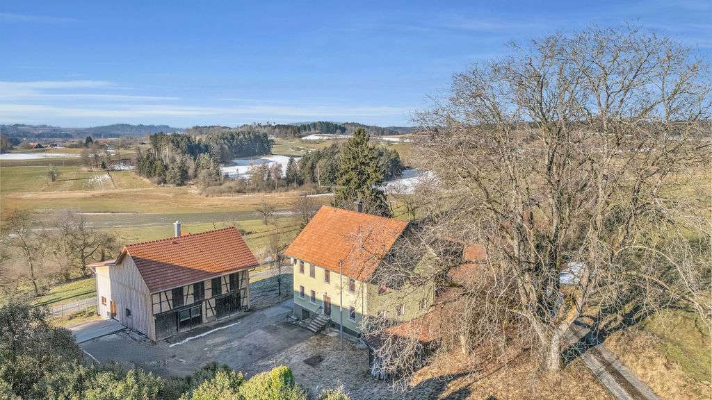 Immobilie in Bodnegg - Bauernhof inkl. 2 genehmigten neuen Einfamilienhäusern  im württembergischen Allgäu mit Alpenblick - Bild 3