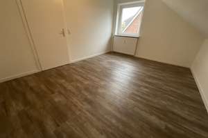 3 Zimmer-Wohnung mit Tageslichtbad und Wanne in zentraler Lage – Krempelsdorfer Allee 24, 23556 Sankt Lorenz Nord, Lübeck – Vorschaubild 13