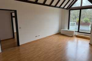 Exklusive, gepflegte 2-Zimmer-Dachgeschosswohnung mit geh. Innenausstattung mit EBK – Statthalterhofweg 7, 50858 Köln – Vorschaubild 1