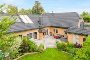 Innenpool, Sauna, Kamin, vier Bäder/WCs, Garage usw.: Fantastisches Ein-/Zweifamilienhaus in Hönow – Die vollständige Adresse der Immobilie erhältst du vom Anbieter., 15366 Hoppegarten – Vorschaubild 3