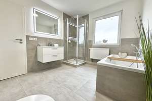 Frisch sanierte 4-Zimmer-Wohnung zum Soforteinzug mit 2 Bädern, 2 Balkonen und Stellplatz – Die vollständige Adresse der Immobilie erhältst du vom Anbieter., 23560 Sankt Jürgen, Lübeck – Vorschaubild 6