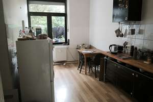 Das könnte Ihr neues neues Zuhause werden - mit Wannenbad und Balkon mit Blick ins Grüne 