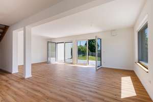 Schlüsselfertig ausgebautes Reihenendhaus mit Terrasse, Garten, 2 Stellplätzen, KFW 40 Effizienzhaus – Die vollständige Adresse der Immobilie erhältst du vom Anbieter., 84097 Herrngiersdorf – Vorschaubild 2