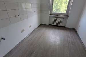 Nachmieter für Einzug ab sofort gesucht: 3-Zimmer-Wohnung mit Aufzug, modernem Bad und Balkon – Mintarder Weg 39, 40472 Unterrath, Düsseldorf – Vorschaubild 7