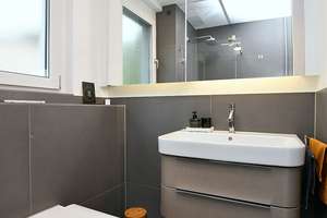 Exklusives, hochwertig möbliertes Apartment mit tollem Blick in Stuttgart West – Die vollständige Adresse der Immobilie erhältst du vom Anbieter., 70193 Kräherwald, Stuttgart – Vorschaubild 5
