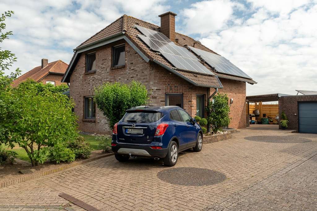 Wohlfühloase mit Garten, Kamin und moderner Ausstattung