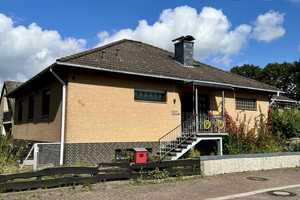 Attraktives Einfamilienhaus in ruhiger Lage von Neustadt / Keller / Garagen / Bungalowcharakter! – Hannover (Kreis) – Vorschaubild 1
