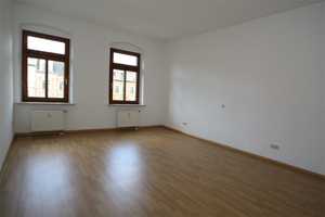 Großzügige, WG-geeignete Wohnung mit EBK...Bad mit Fenster...Laminat... – Müllerstraße 1, 9113 Chemnitz – Vorschaubild 3