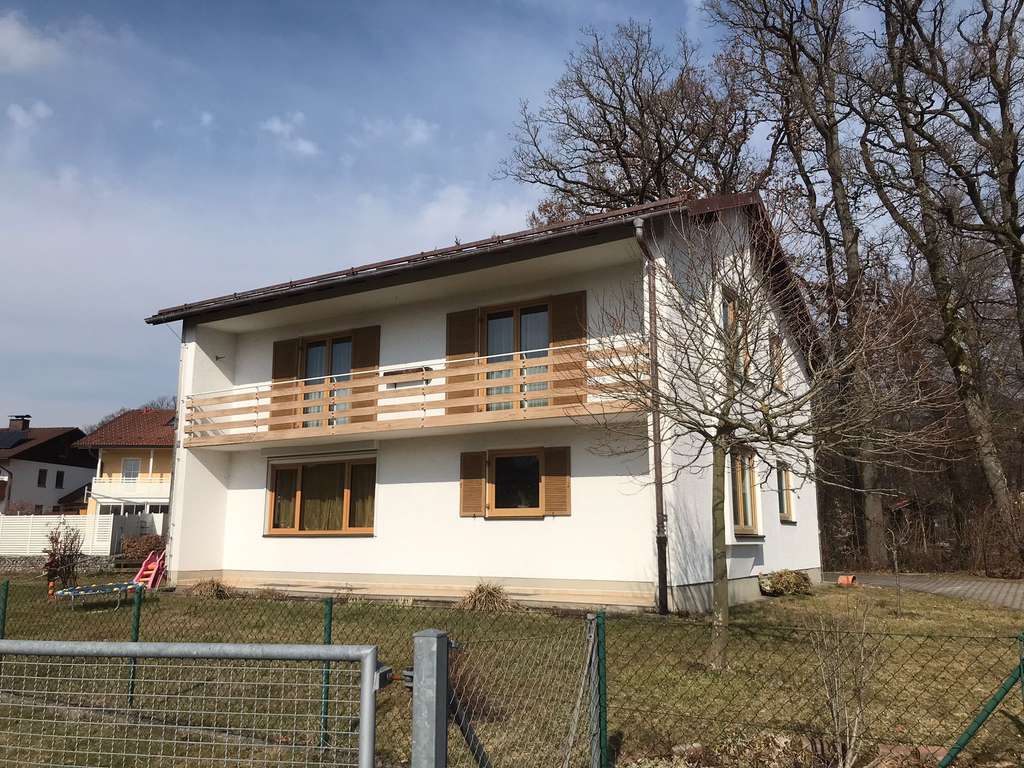 Immobilie in Traunstein - Gepflegtes Zweifamilienhaus in Hufschlag - Bild 0