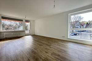 Großzügige, frische Wohnqualität mit Balkon, Blick ins Grüne und eigener Garage – Die vollständige Adresse der Immobilie erhältst du vom Anbieter., 70329 Uhlbach, Stuttgart – Vorschaubild 2
