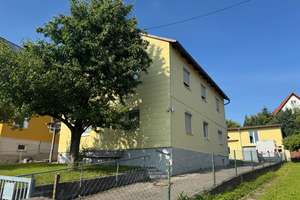 Sanierungsbedürftiges Wohnhaus mit 2 Garagen, Carport und Werkstatt, ideal für Handwerker – Die vollständige Adresse der Immobilie erhältst du vom Anbieter., 86415 Mering – Vorschaubild 1