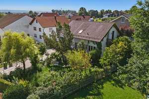 Ravensburg-Schmalegg
Charmantes Familiendomizil in naturnaher Wohnlage mit Blick ins Grüne – Ravensburg (Kreis) – Vorschaubild 8
