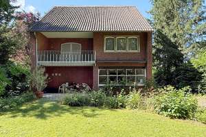 KR-Bockum: Anheimelndes freistehendes Einfamilienhaus + 3 Garagen auf XXL-Grundstück – Die vollständige Adresse der Immobilie erhältst du vom Anbieter., 47800 Bockum, Krefeld – Vorschaubild 2