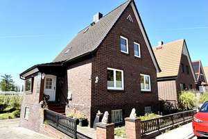 Solide mit Blick in den Obsthof!