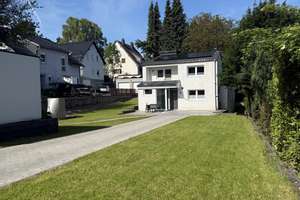 ***Exklusives freistehendes Designer Haus in beliebter Lage Wuppertals***  
