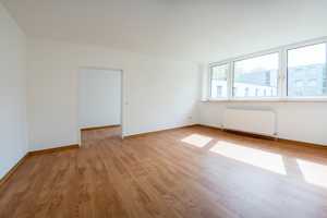 ** FRISCH SANIERT ** 2-Zimmer-Wohnung mit Loggia