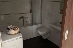 Lebendiges Viertel: 3-Zimmer-Wohnung mit Balkon in Düsseldorf – Adersstraße 60, 40215 Friedrichstadt, Düsseldorf – Vorschaubild 8