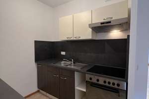 Lichtdurchflutete 2-Raum-Wohnung mit TOP Einbauküche! – Wolgograder Allee 70, 9123 Hutholz, Chemnitz – Vorschaubild 3