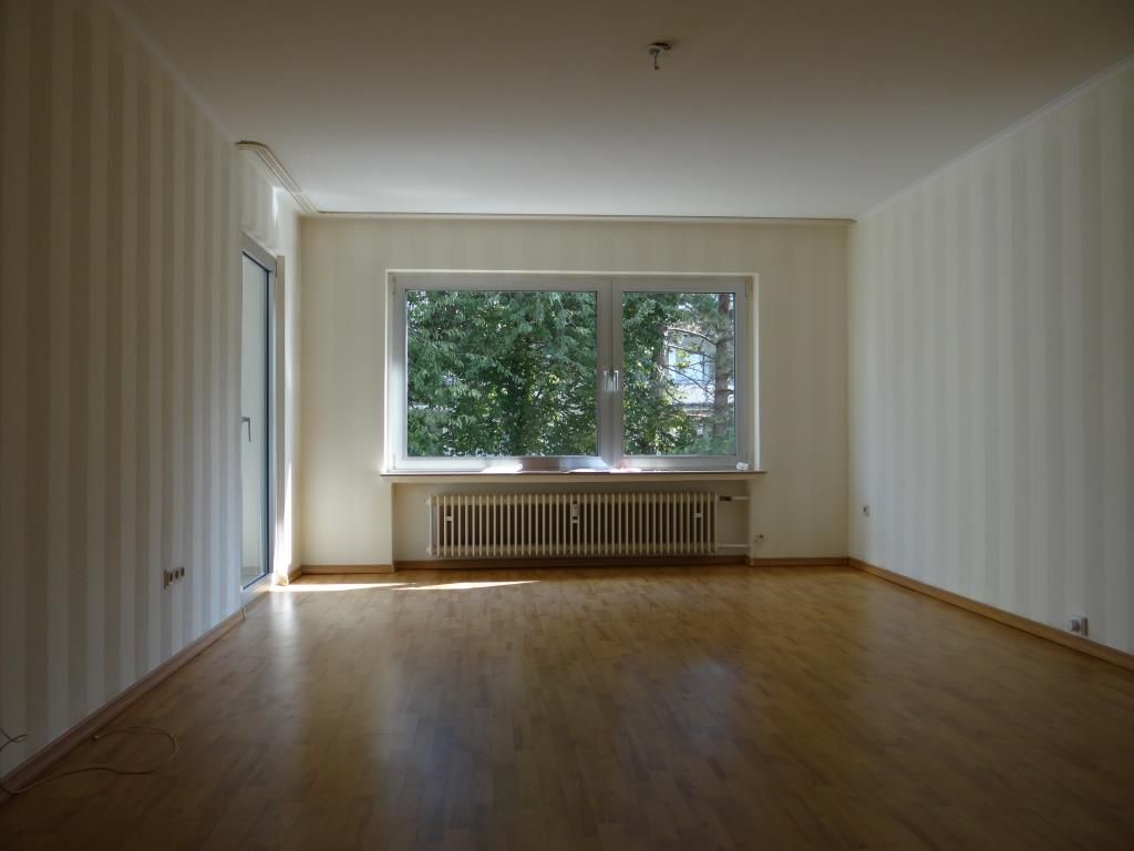 A1806 großzügige 3 Zimmer Wohnung im ersten Stock