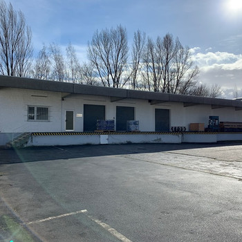 3.850 m² RAMPENLAGER + 350 m² BÜRO in FFM OST AB SOFORT zu VERMIETEN