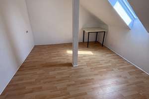 3-Zimmer-Dachgeschosswohnung mit großem Abstellraum – 70 m² – Remscheid – Struckerstr. 3, 42859 Struck, Remscheid – Vorschaubild 2