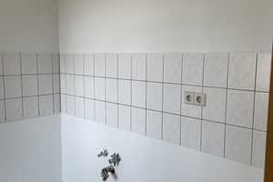 Neu renovierte 2-Raumwohnung mit EBK, Balkon mit Blick ins Grüne, PKW-Stellplatz direkt am Haus!!! – Chemnitztalstrasse 117, 9114 Chemnitz – Vorschaubild 13