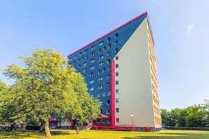 **JETZT EINZIEHEN** 2-Zimmer-Wohnung// Balkon //Einbauküche//Bad mit Dusche//Fahrstuhl //ab sofort – Thierbacher Straße 13, 3048 Sachsendorf, Cottbus – Vorschaubild 1