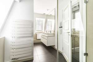 NEU *Paul & Partner* EXKLUSIVE PENTHOUSE-MAISONETTE! MÖBLIERT MIT KLIMA, EBK & 3X BALKONEN ! – Die vollständige Adresse der Immobilie erhältst du vom Anbieter., 65203 Biebrich, Wiesbaden – Vorschaubild 29