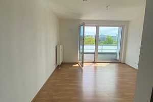 Appartement mit Balkon } nur für Studenten, Azubis – Fritz-Fend-Str. 1+3, 93047 Regensburg – Vorschaubild 4