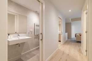 Geschmackvolle 2-Raum-Wohnung mit Balkon und Einbauküche in Nürnberg – Fleischmannstraße 22, 90419 Nürnberg – Vorschaubild 7