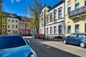 Licht, Charme & Gemütlichkeit – modernes Dachgeschossdomizil mit 3 - 4 Zimmern – Die vollständige Adresse der Immobilie erhältst du vom Anbieter., 47798 Stadtmitte, Krefeld – Vorschaubild 2