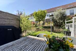 „Wohntraum Rheinhessen“
Stilvoll modernisiertes Reihenmittelhaus
in ruhiger Lage von Nackenheim – Die vollständige Adresse der Immobilie erhältst du vom Anbieter., 55299 Nackenheim – Vorschaubild 17