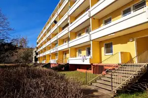 Nur wenige Stufen ins neue Wohnglück - sanierte 3 Zimmer Wohnung mit Balkon und EBK – Birkholzer Weg 8, 39128 Magdeburg – Vorschaubild 14