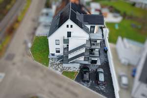 Kernsaniertes MFH: A+ Effizienz, Wärmepumpe, PV-Anlage, 3 Stellplätze und UG-Nutzung – Die vollständige Adresse der Immobilie erhältst du vom Anbieter., 79183 Waldkirch – Vorschaubild 1