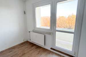 Familien hergehört! TOP 5-Raum-Wohnung mit moderner Einbauküche, 2 Balkonen und 2 Badezimmer! – Wolgograder Allee 68, 9123 Chemnitz – Vorschaubild 10