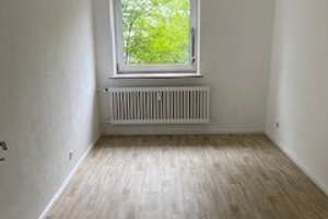 Wird aktuell saniert! 3-Zimmer Wohnung mit Balkon in Hannover! – Fuhrberger Str. 9d, 30625 Kleefeld, Hannover – Vorschaubild 4