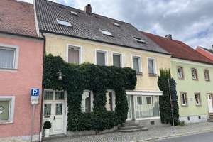 Charmantes Wohn- und Geschäftshaus im Ortskern Luhe! - Vielseitig nutzbar und ab sofort verfügbar! – Die vollständige Adresse der Immobilie erhältst du vom Anbieter., 92706 Luhe-Wildenau – Vorschaubild 1