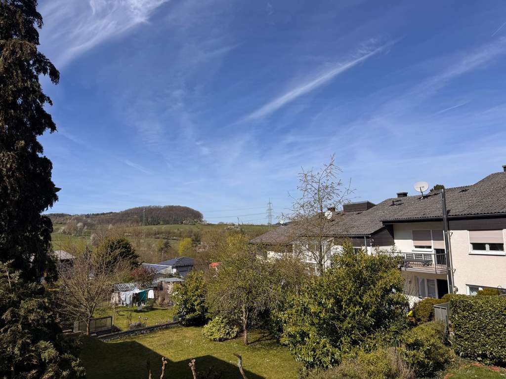 Immobilie in Wartenberg-Rohrbach - Freistehendes EFH mit 8 Zimmern & PV-Anlage - Bild 2