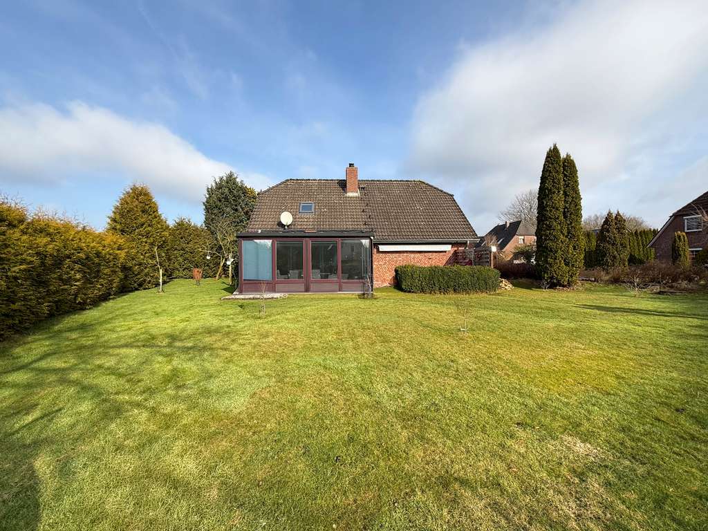 Immobilie in Schwabstedt - Ihr neues Zuhause: Wohnen mit Wintergarten und sonnigen Terrassen - Bild 1