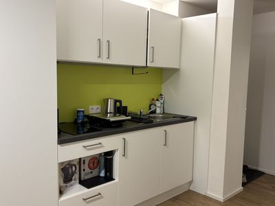 Möbliertes 1-Zi.-Apartment nur für Studierende, Universitäts-, Hochschul- & Uniklinikbeschäftigte