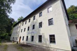 Historische Mühle mit großem Wohntrakt und Nebengebäuden mit Herz und Potential nahe Regensburg – Fahnmühle 1, 93179 Regensburg (Kreis) – Vorschaubild 1
