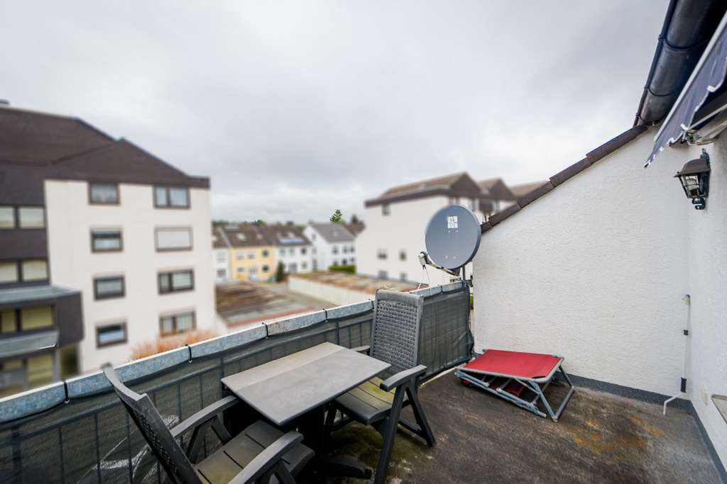 Immobilie in Heusenstamm - Heusenstamm: Langfristig vermietete 2-Zimmer-Dachgeschosswohnung in zentraler Lage  - Bild 1