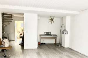 Schicke 4 Raum Wohnung über zwei Etagen mit Balkon, Terrasse und kleinem Garten – Die vollständige Adresse der Immobilie erhältst du vom Anbieter., 45136 Huttrop, Essen – Vorschaubild 3