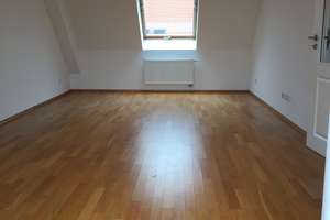 Wohnen mit Charakter: 2-Zimmer-Dachgeschosswohnung in Leipzig-Eutritzsch