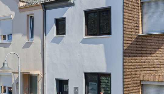 Bild von Eigentum statt Miete! Solides Reihenhaus mit ausgebautem Dachgeschoss und Garten