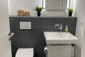 Vollmöblierte 1,5-Zimmer Wohnung mit Balkon an der Isar – Candidstraße 17, 81543 Siebenbrunn, München – Vorschaubild 3