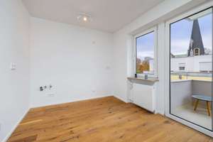 Frisch sanierte 2-ZKB mit West-Balkon & TG-Stellplatz in zentraler Lage - Provisionsfrei! – Aidenbachstraße 102, 81379 Obersendling, München – Vorschaubild 12