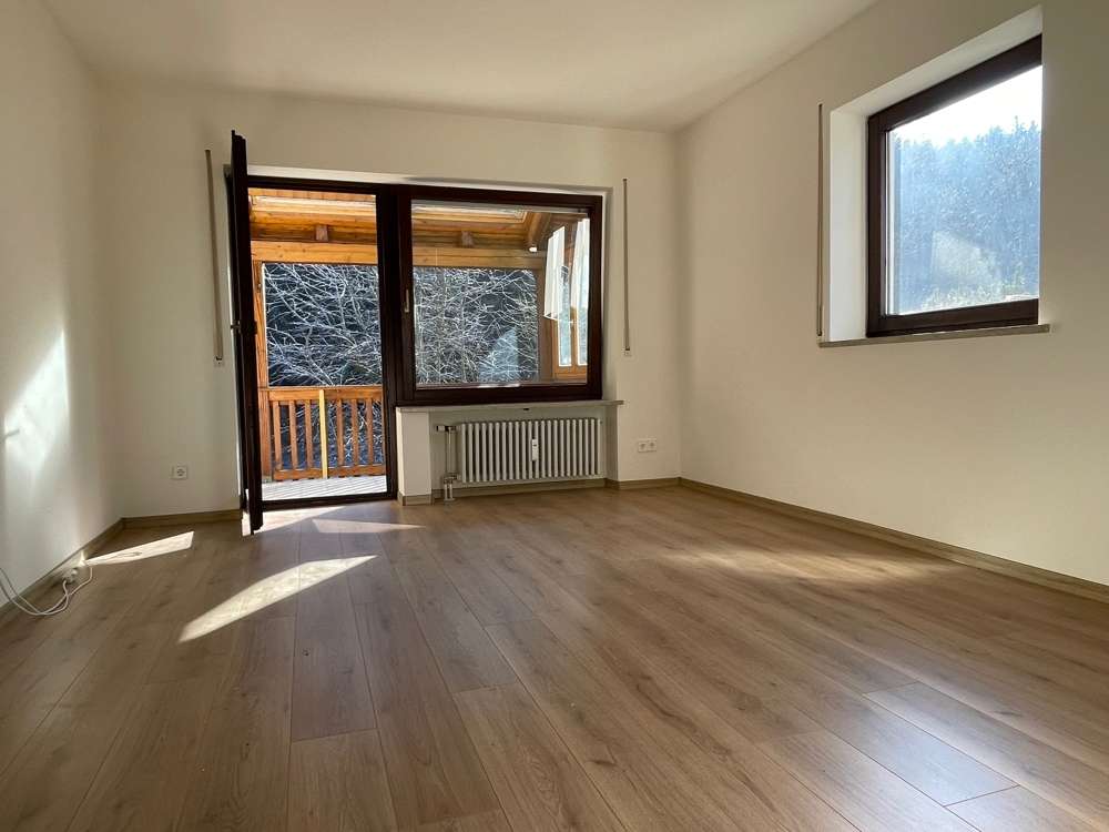 Immobilie in Aystetten - Traumhafte Lage - Geräumige Vierzimmerwohnung inklusive Stellplatz - Bild 8